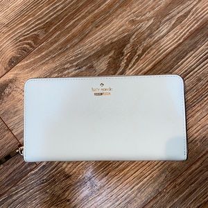 NEVER USED Kate Spade wallet